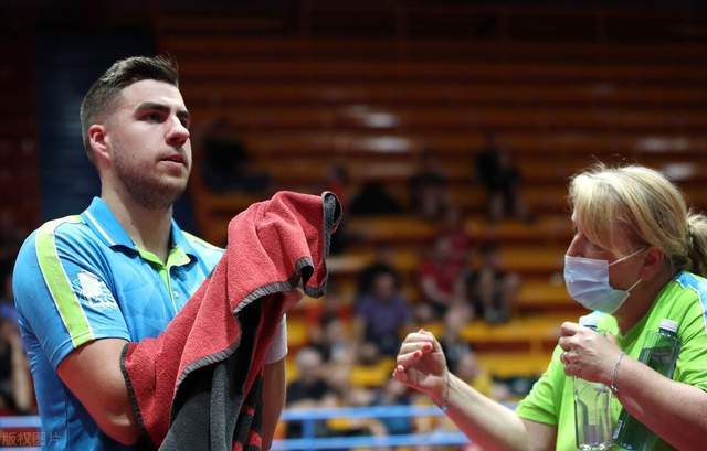 作為從里昂 作為從里昂