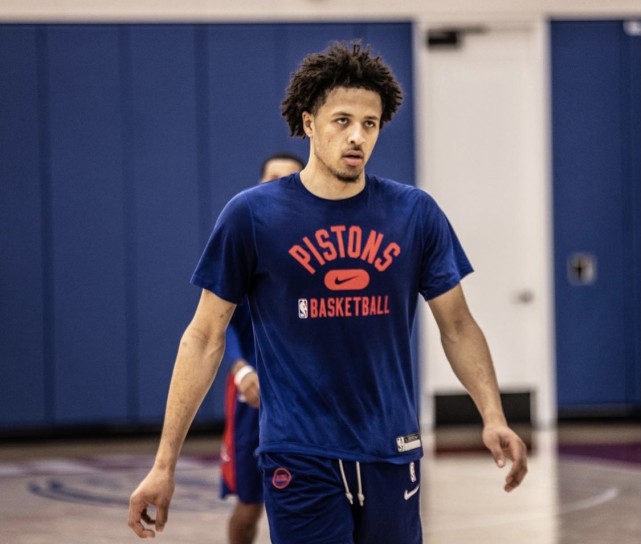 起跳点稍前 起跳点稍前